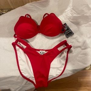 Jayme Shaw competion swimsuit